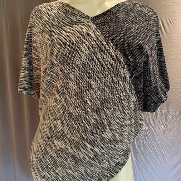 Vince Camuto Poncho/Pullover/Cardigan/Shawl/Shrug - Picture 1 of 6